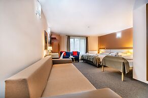 Long Street Hotel