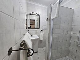 Ndiza Lodge & Cabanas