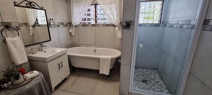 Ndiza Lodge & Cabanas