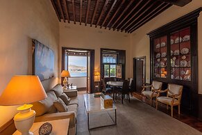 Isla Baja Suites