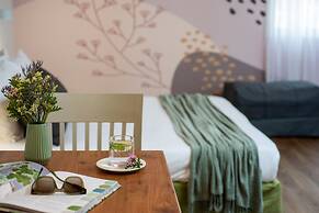 Eilon TravelHotel