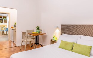 Eilon TravelHotel