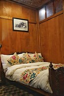 Swan Group Of Houseboats