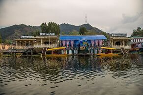 Swan Group Of Houseboats