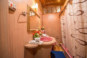 Swan Group Of Houseboats