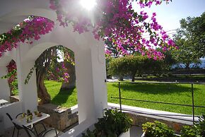 Lato Hotel