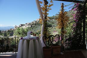 Villa Euchelia Resort