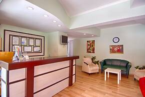 Status Hotel