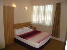 Status Hotel