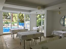 Status Hotel