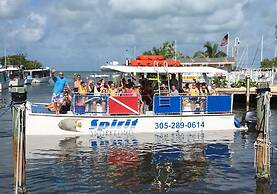 Captain Pips Marina & Hideaway