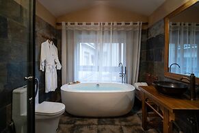 Moondance Hotel