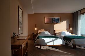Moondance Hotel