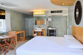 Hotel Rio Malecon