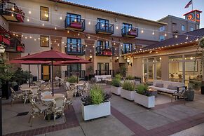 Inn at the 5th