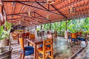 Atlantida Lodge