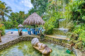 Atlantida Lodge