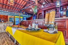 Atlantida Lodge