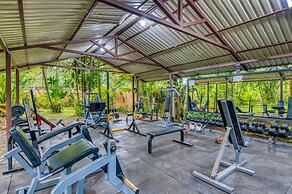 Atlantida Lodge