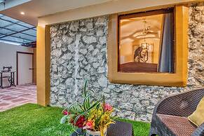 Atlantida Lodge