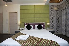 Hotel Rushabh Home