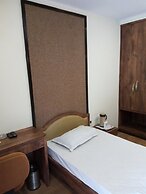 Hotel Rushabh Home