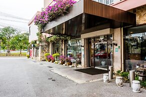Crown Hotel Okinawa