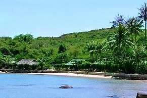 Whale Island Resort