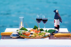 Whale Island Resort