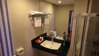 Golden Halong Hotel