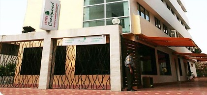 Hotel Crestwood