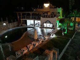 Ministar Hotel