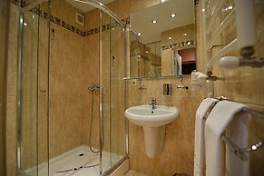 Prestige Hotel