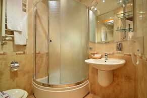 Prestige Hotel