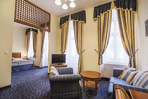 Ontario Hotel Garni