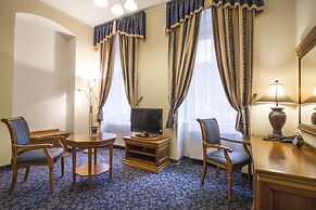 Ontario Hotel Garni