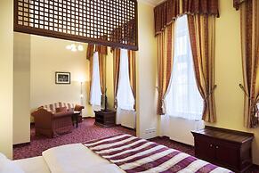 Ontario Hotel Garni