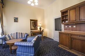 Ontario Hotel Garni