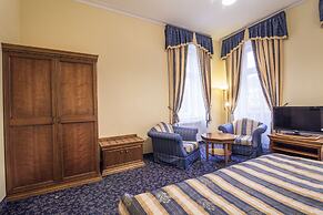 Ontario Hotel Garni