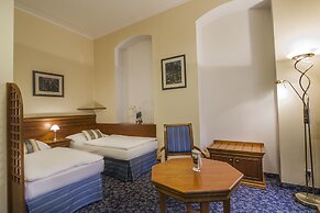 Ontario Hotel Garni