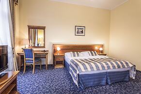 Ontario Hotel Garni