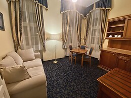 Ontario Hotel Garni
