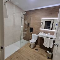 Hotel Azar