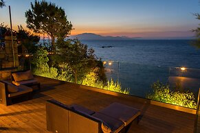 Kymothoe Elite Suites