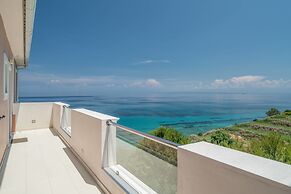 Kymothoe Elite Suites
