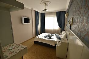 Kozan Hotel