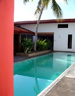 Los Patios Hotel