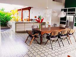 Los Patios Hotel