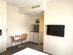 Airport Ascot Motel