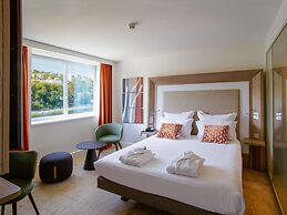 Novotel Lyon Centre Confluence Bord de Saone